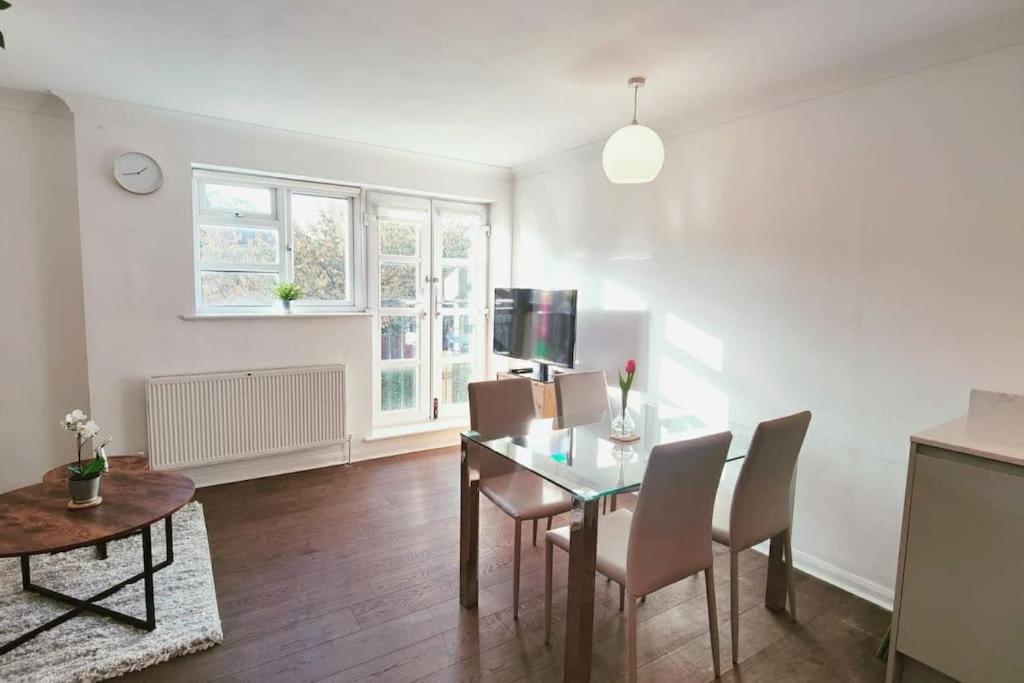شقة Aldgate Flats In E1. لندن المظهر الخارجي الصورة